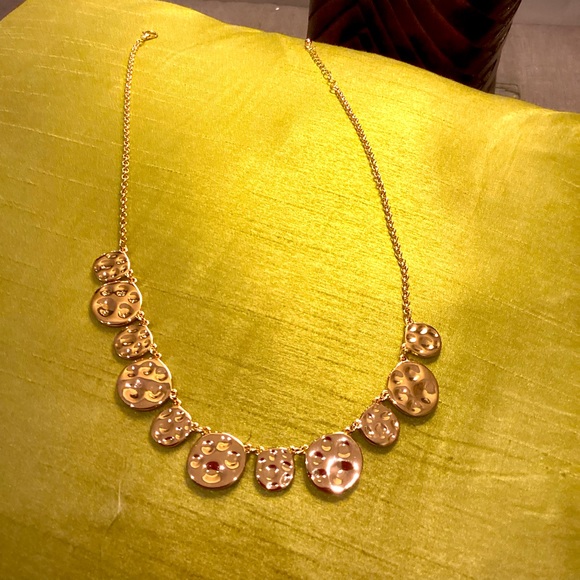 Jewelry - Gold tone necklace!